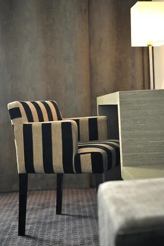 Ξενοδοχείο Western De La Cite & 3*