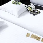 Отель Western De La Cite & 3*