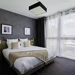 Отель Western De La Cite &
