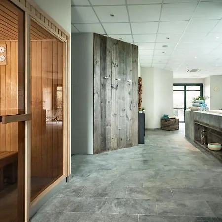 Western De La Cite & Hotell 3*