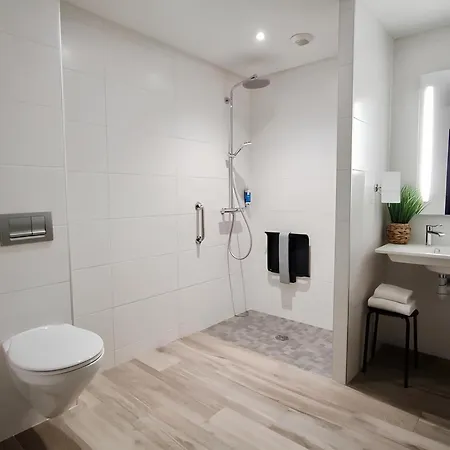 Western De La Cite & Hotell 3*