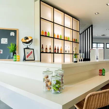 Western De La Cite & Hotell