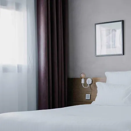 Western De La Cite & Hotell Guérande