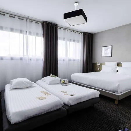 Western De La Cite &