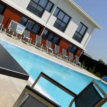 Western De La Cite &