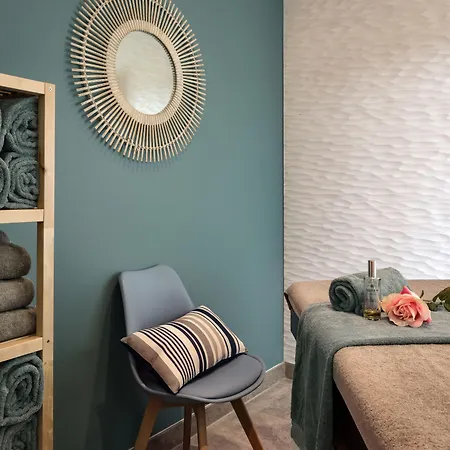 ホテル Western De La Cite &