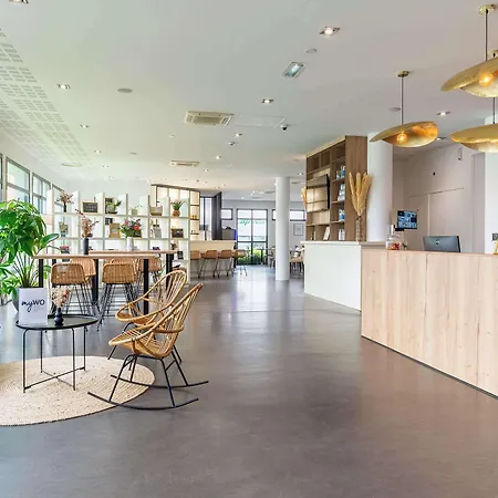 ホテル Western De La Cite &