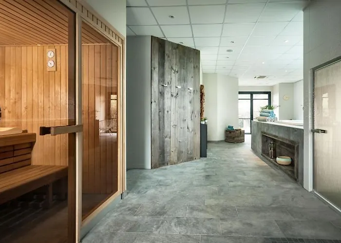 Western De La Cité&spa Hotel 3*