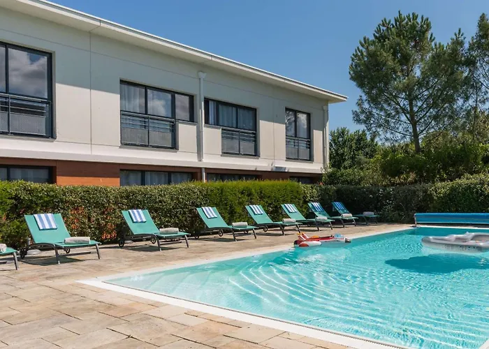 Western De La Cite & Szálloda 3*