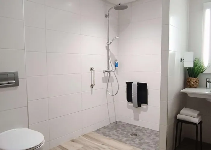 Western De La Cite & Szálloda 3*